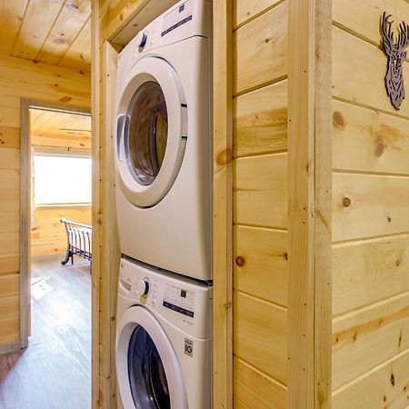 Gatlinburg Cabin With Game Room, Hot Tub And Mtn Views Extérieur photo
