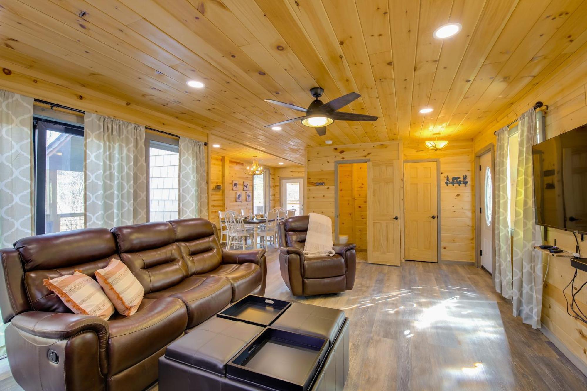 Gatlinburg Cabin With Game Room, Hot Tub And Mtn Views Extérieur photo