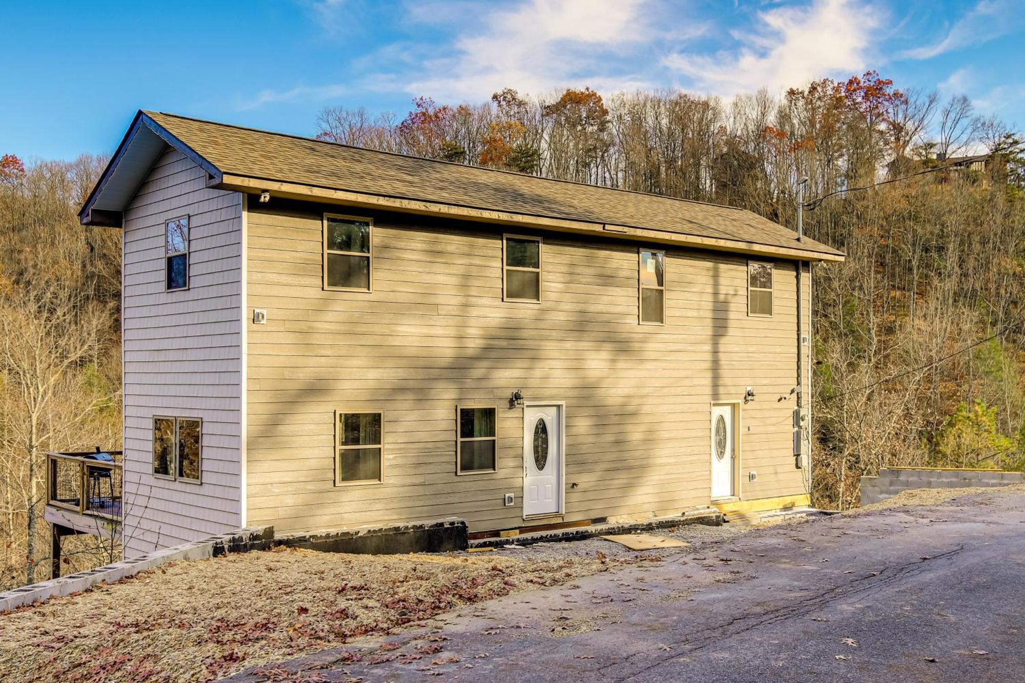 Gatlinburg Cabin With Game Room, Hot Tub And Mtn Views Extérieur photo