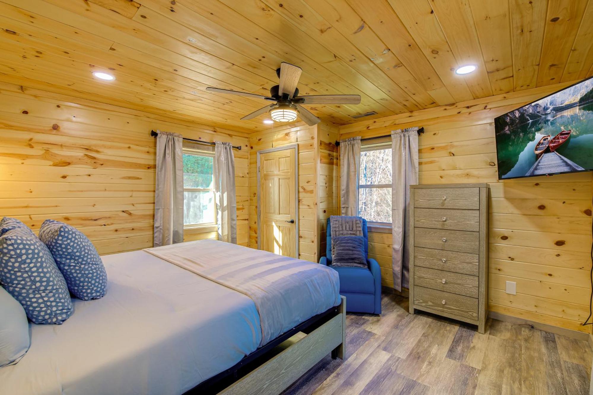 Gatlinburg Cabin With Game Room, Hot Tub And Mtn Views Extérieur photo