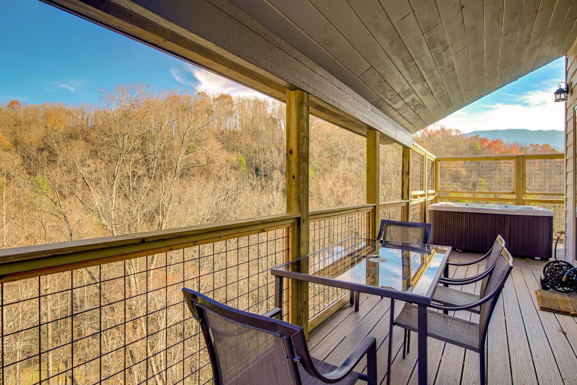 Gatlinburg Cabin With Game Room, Hot Tub And Mtn Views Extérieur photo